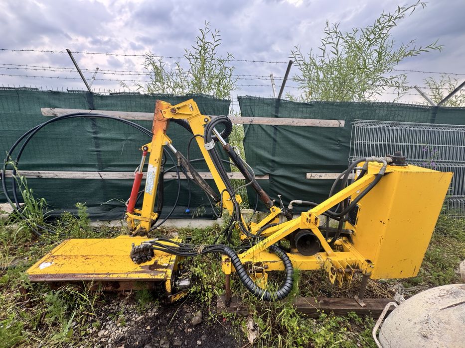 Tocatoare cu brat pentru tractor