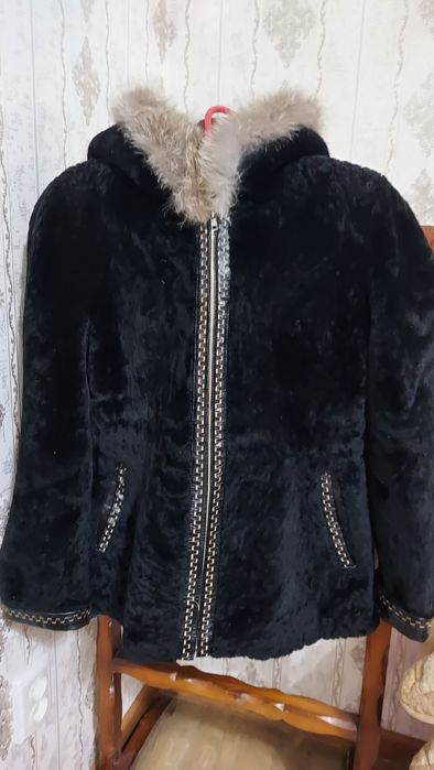 Срочно Продам пуховик б/у