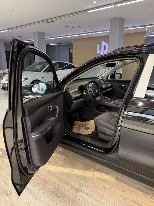 leapmotor c-16 hybrid 2025