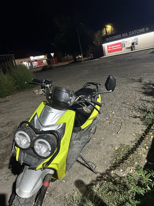 Продам скутер 150 кубов