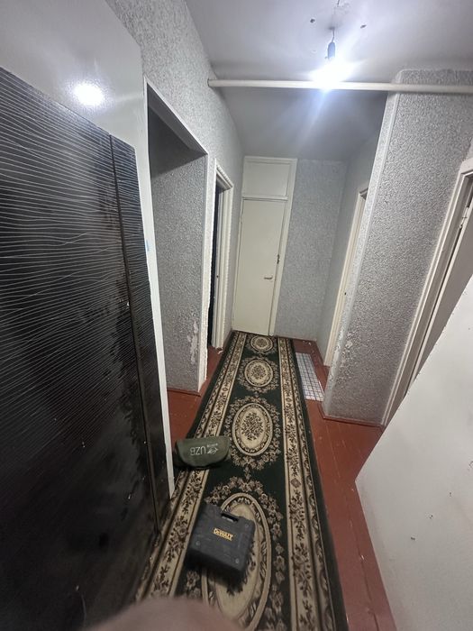 Квартира сотилади kiuf