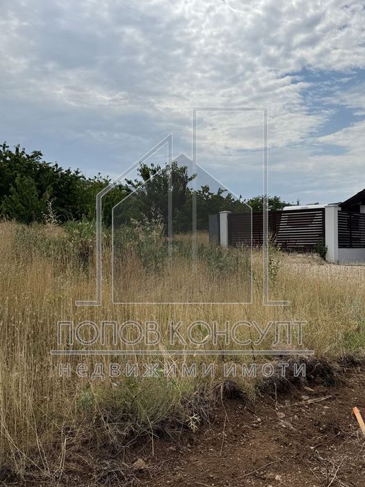 Парцел в Пловдив, област-с.Брестник площ 894 цена 83350