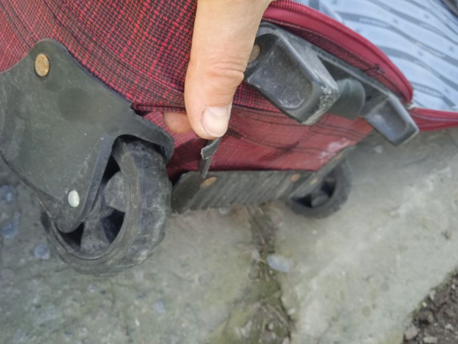 Чемодан . чемодан.