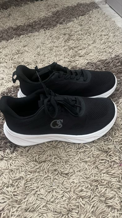 Продам кроссовки O’SHADE