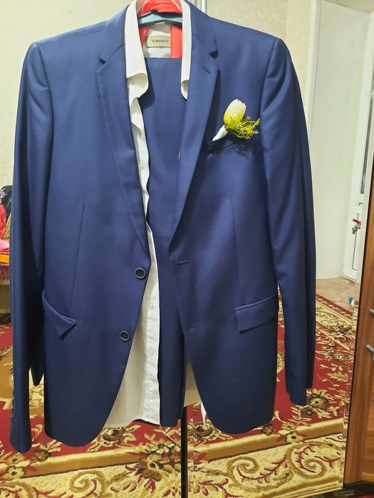 Продается костюм