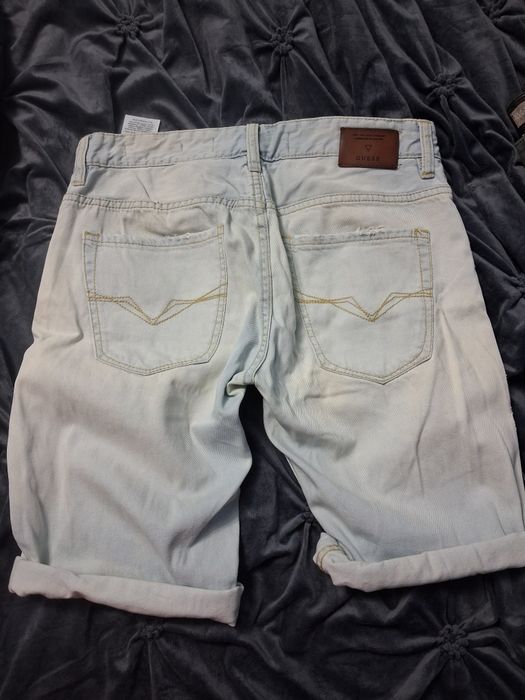 Vand blugi scurti Guess