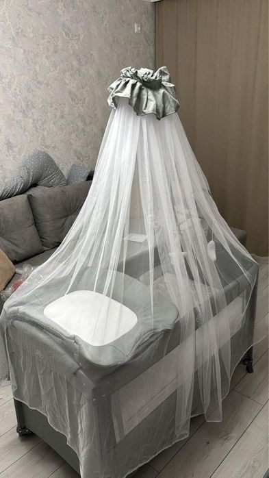 Продам кроватку-манеж