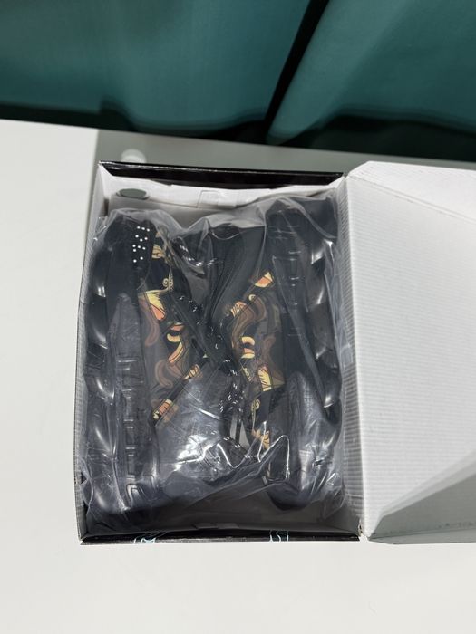 Versace Chain Reaction