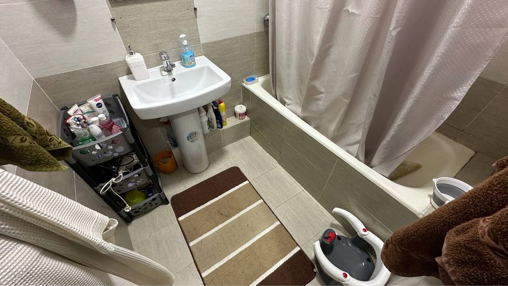 Срочно продается квартира 2/4/9 60 квадратных