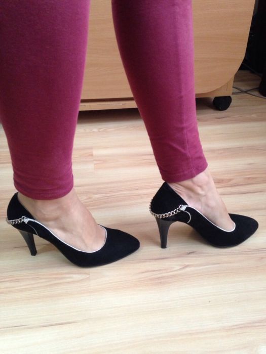 Pantofi Carmine cu lant la spate