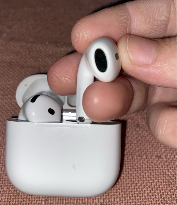 Наушник Airpods Pro 4