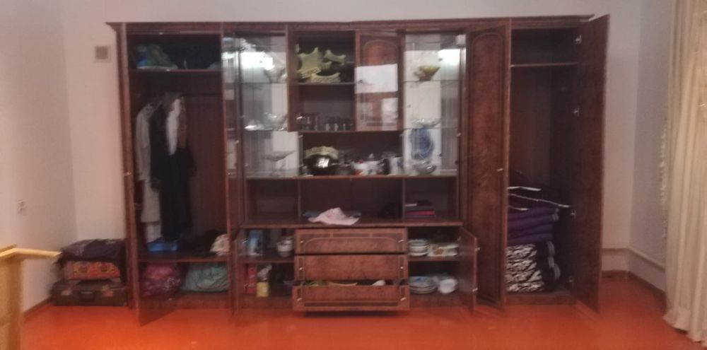 Залға уголок сатылады, ұқыпты ұсталған