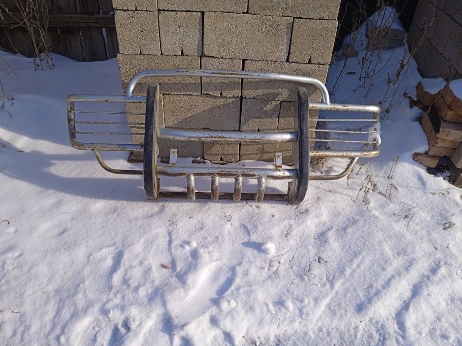 Продам кенгурятник на Ниву