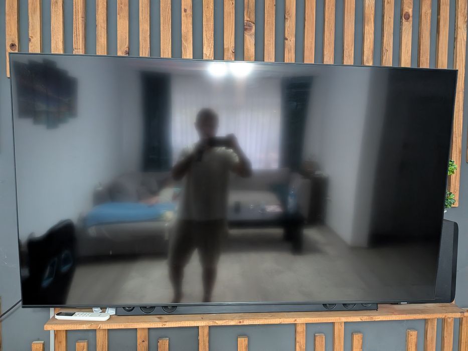 Samsung tv  seria Au9000 168cm