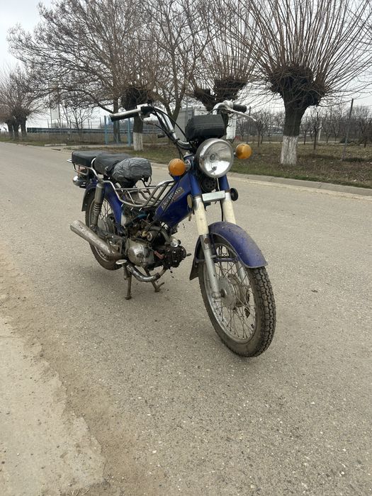 Vand first bike de 49 cc in 4 viteze sau schimb cu scuter