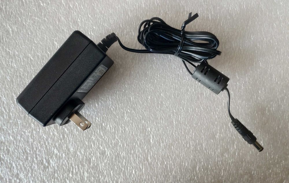 Двубандов Гигабитов Wi-Fi рутер Linksys WRT320N (Wireless N)