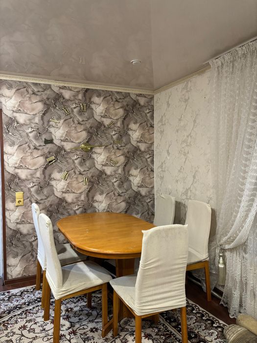 Продам стол +5 стульев
