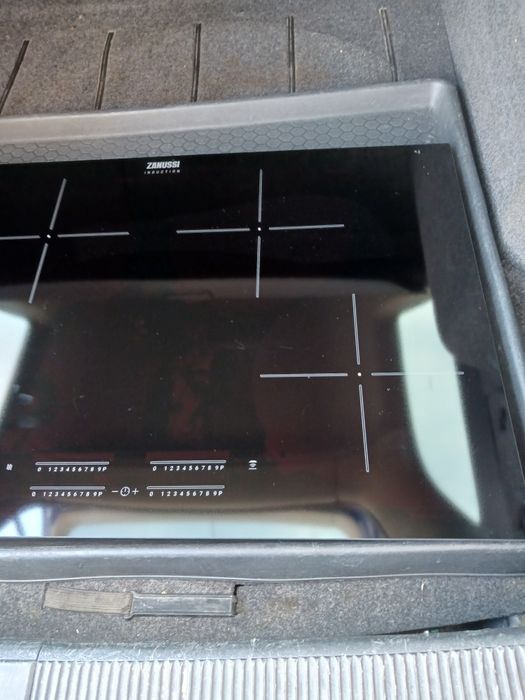 Индукционен плот с 4 зони