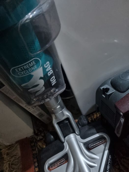 Aspirator vertical cu perie motorizata și robot Rowenta