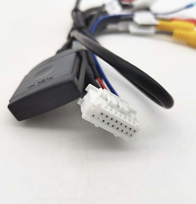 Cablu RCA / AUX-In/Out cu interfata 20 pini si slot de SIM 4G.