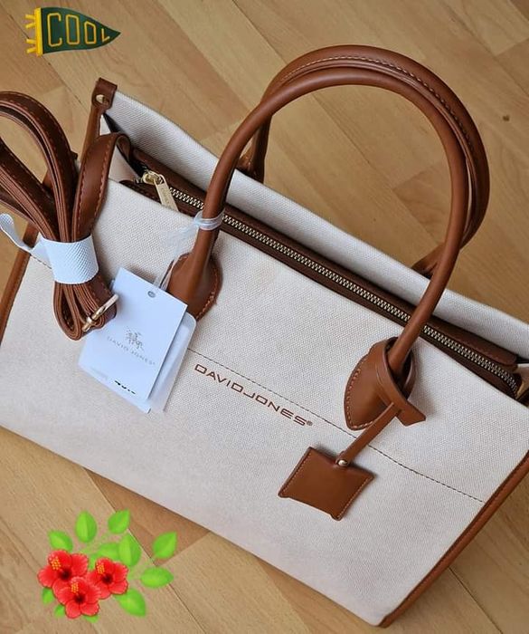 Geanta David Jones,new model import Italia, saculet  inclus