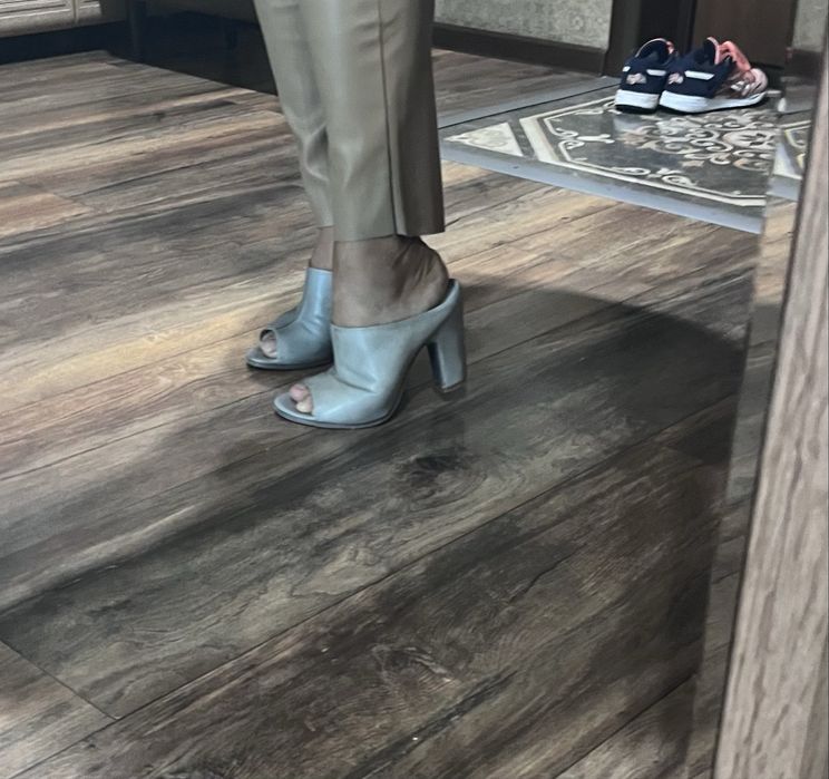 Продам босоножки Италия