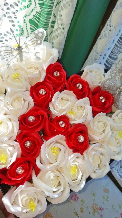 Aranjamente florale potrivite pentru aceste zile superbe ce urmează