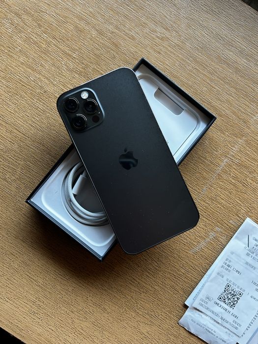 Продавам Iphone 12pro
