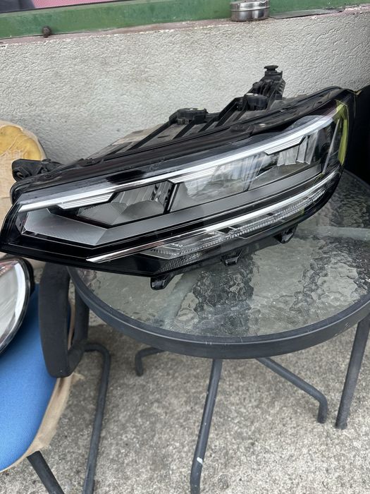 VW Passat 2020 Led Ляв фар Оем