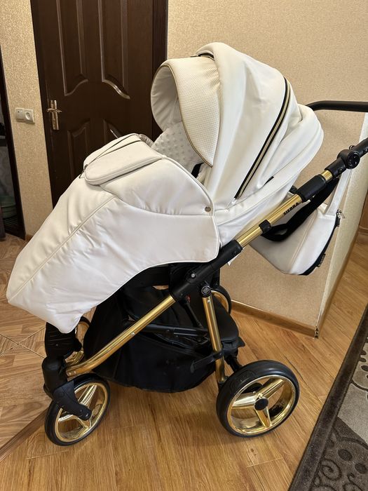 Продается Коляска Adamex