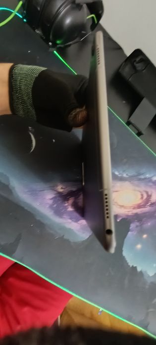 VAND IPAD PRO 9.7 GEN 3 .Stare Impecabila Nu Prezintă Nici o Zgârietura  Da Fisură.