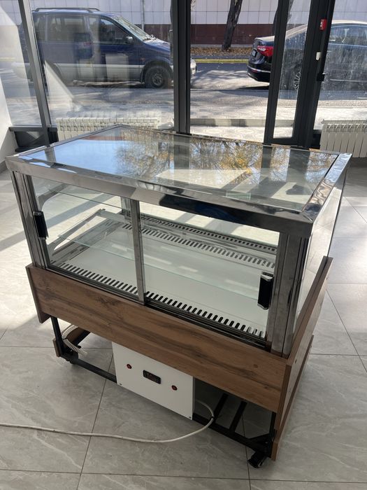 Кондитерский холодильник