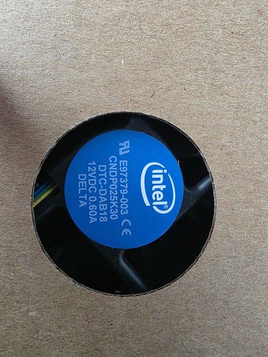 Radiator + Cooler Intel stock NOU