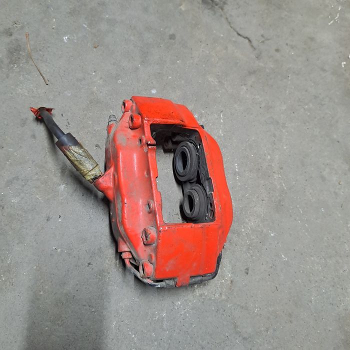 продам передние суппорта на бмв е 38