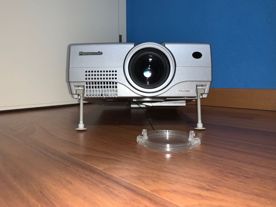 Мултимедиен проектор Panasonic PT-L735E
