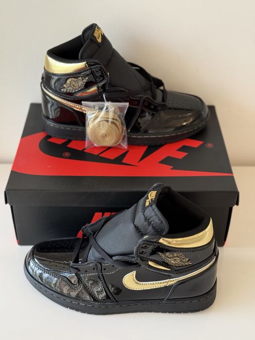Air Jordan 1 Retro Black Metallic Gold  Full Box New