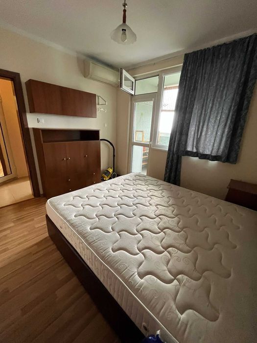 Дава под наем компактен тристаен апартамент в кв. Лозенец