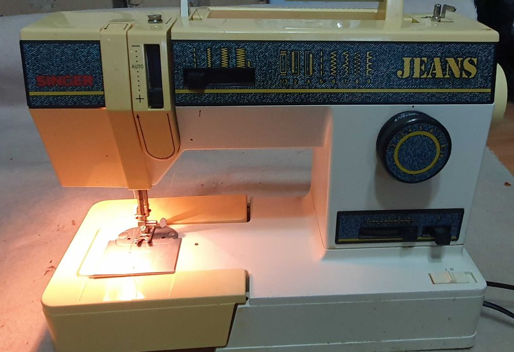 Singer 6231 JEANS | Mașină de cusut electrică | Funcțională | Made in Taiwan