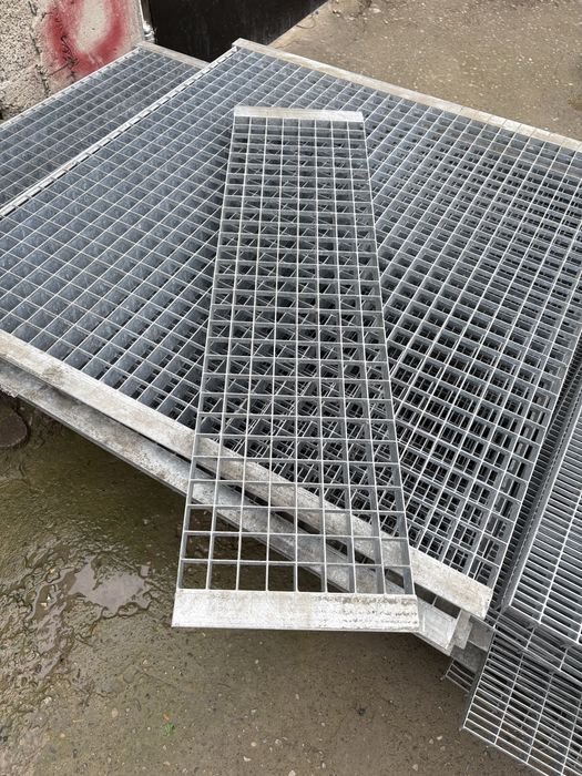 Trepte zincate galvanizate