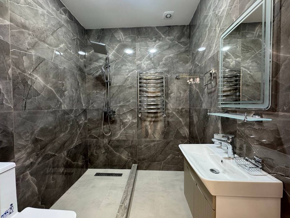 2,5 сотокли  енги хонадон сотилади