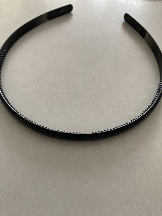 Ободки для волос, для девочки , очень стильные и удобные.