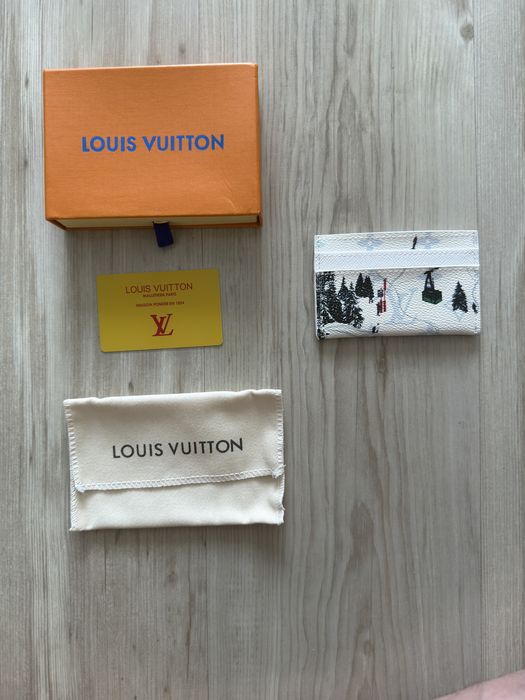 Луксозен картодържач Louis Vuitton (Зимен дизайн)