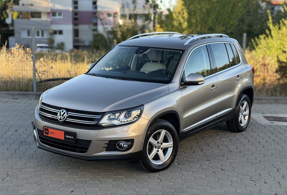 Volkswagen Tiguan / 2.0 TDI / 177 CP / 4x4 / Istoric VW / RAR Efectuat / Anvelope iarnă