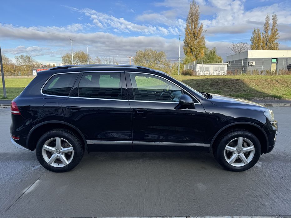 DE VANZARE Volkswagen Touareg R-Line 2012 Diesel