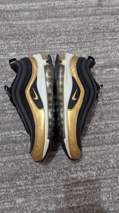 Nike air max 97 metalic gold ( Jordan new balance ugg miu miu lululemo