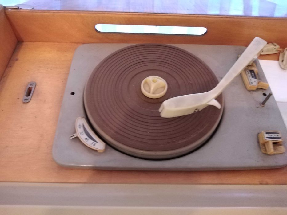 Стари радио грамофони