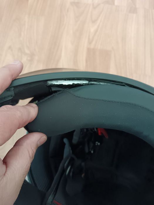 Продавам мото каска AGV  K3 SV размер XL