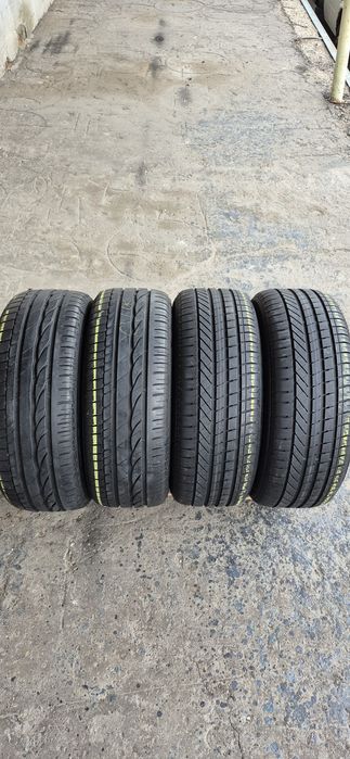 4 anvelope vara runflat 225/55/17, 2 Bridgestone ca noi,2 Goodyear 10%uzura.Pretul este pe bucata