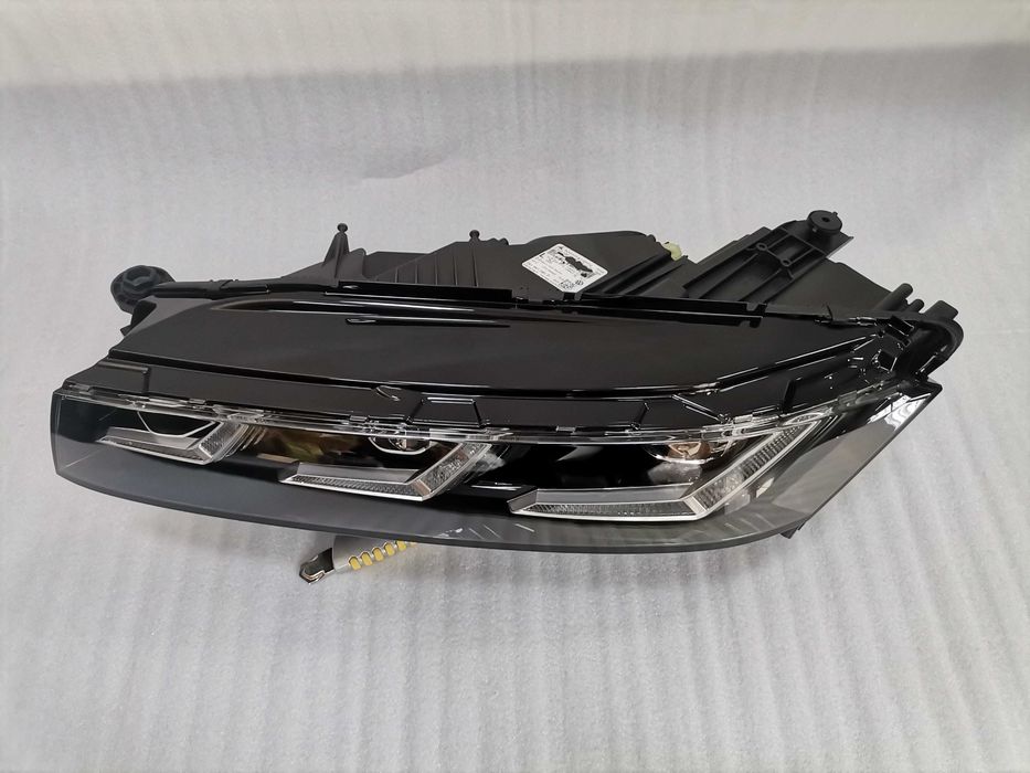 761/941081F Нов Оригинален IQ Light Ляв Фар VW Touareg III 3