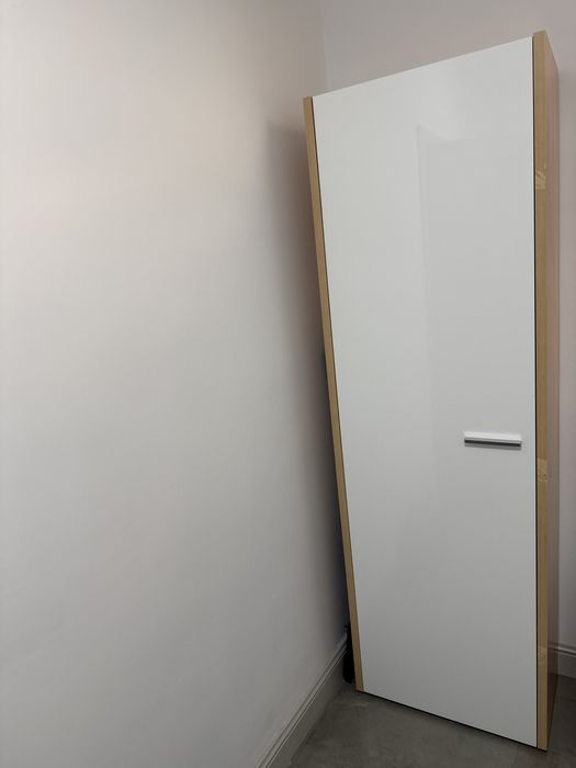 Шкаф + вешалка в прихожую